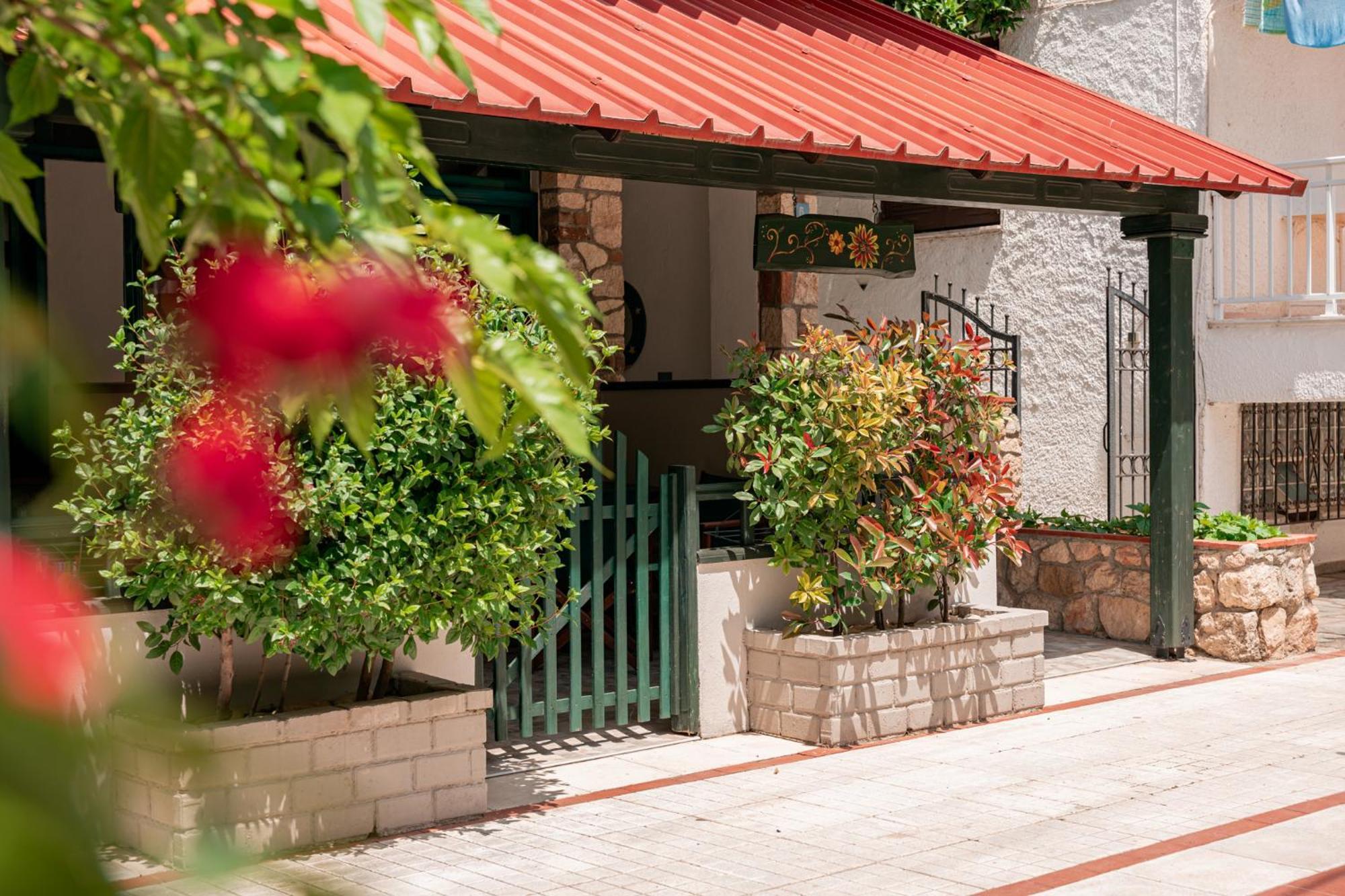 Апарт отель Sante Kallithea  Экстерьер фото
